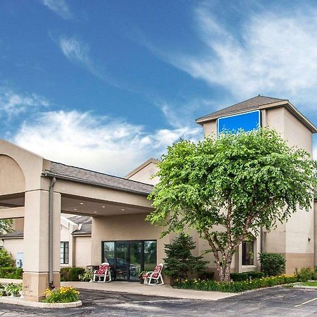 Baymont Inn & Suites By Wyndham Mukwonago Екстериор снимка