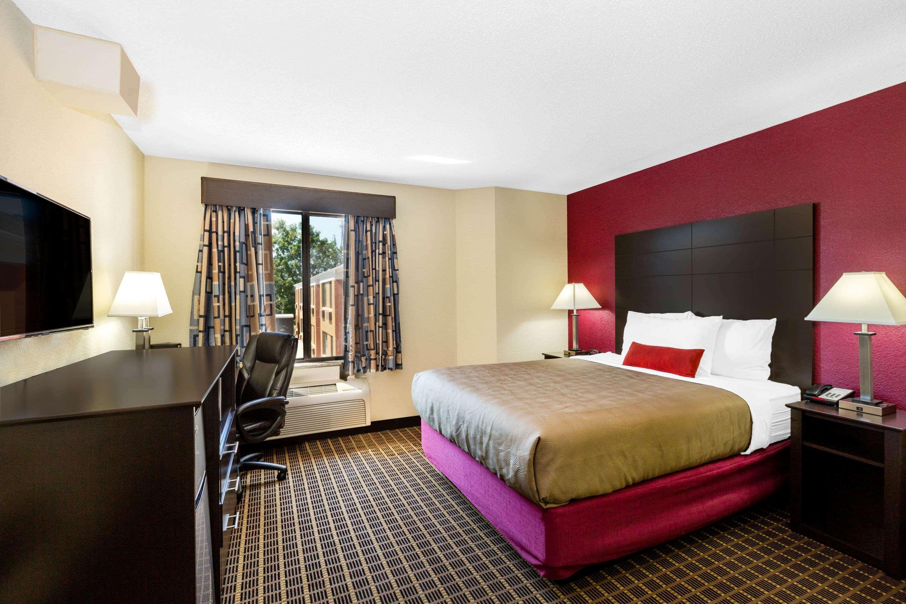 Baymont Inn & Suites By Wyndham Mukwonago Екстериор снимка