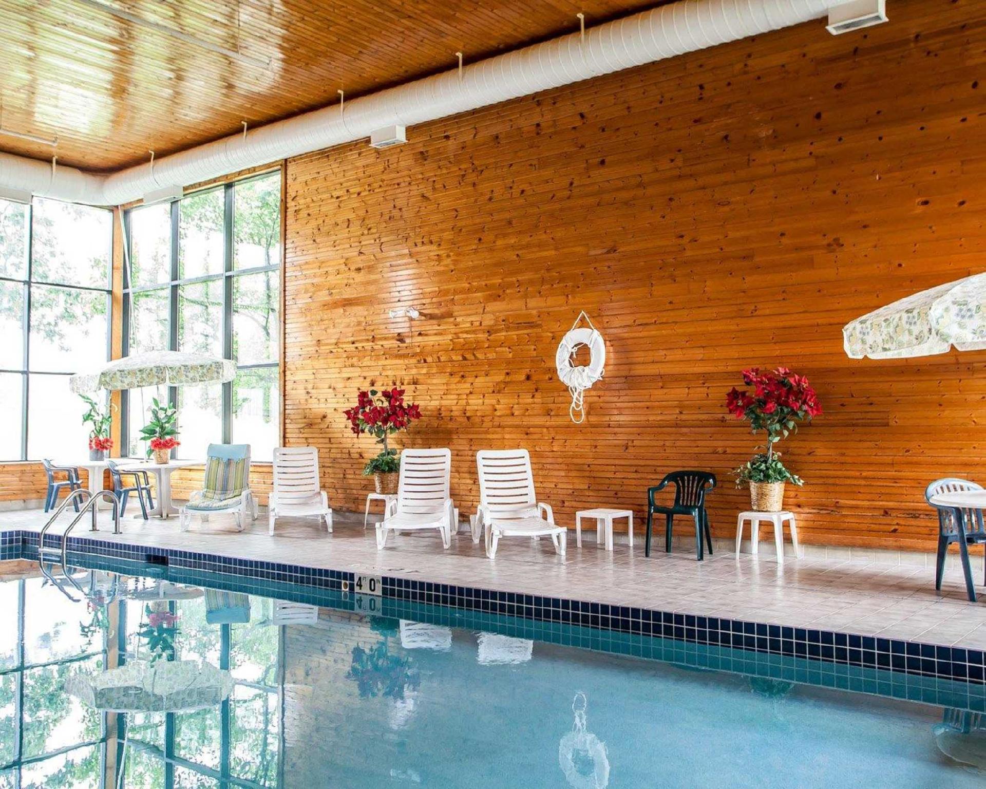 Baymont Inn & Suites By Wyndham Mukwonago Екстериор снимка