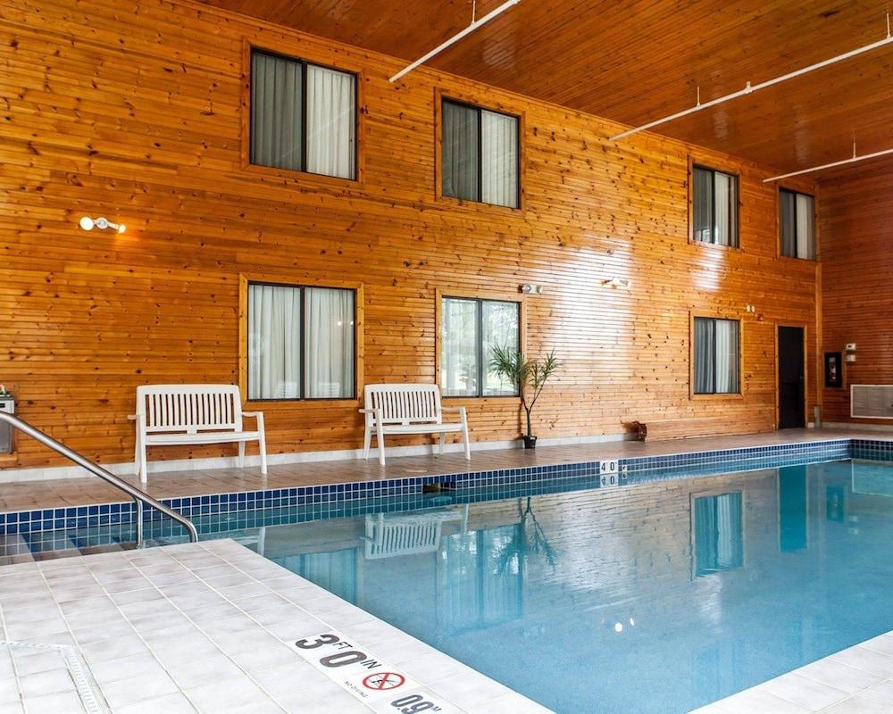 Baymont Inn & Suites By Wyndham Mukwonago Екстериор снимка