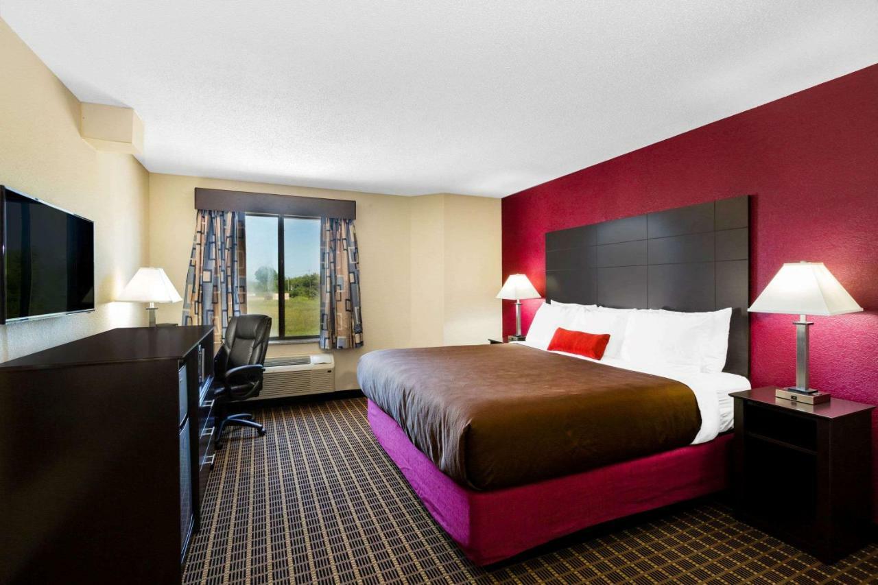 Baymont Inn & Suites By Wyndham Mukwonago Екстериор снимка